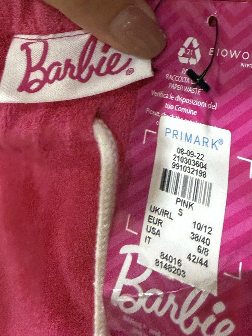 barbie pink shorts (Category: Shorts) located in Quezon City. Submitted by fashionifywardrobe8899 (Listing ID 1453443010, Image 3). Description: .