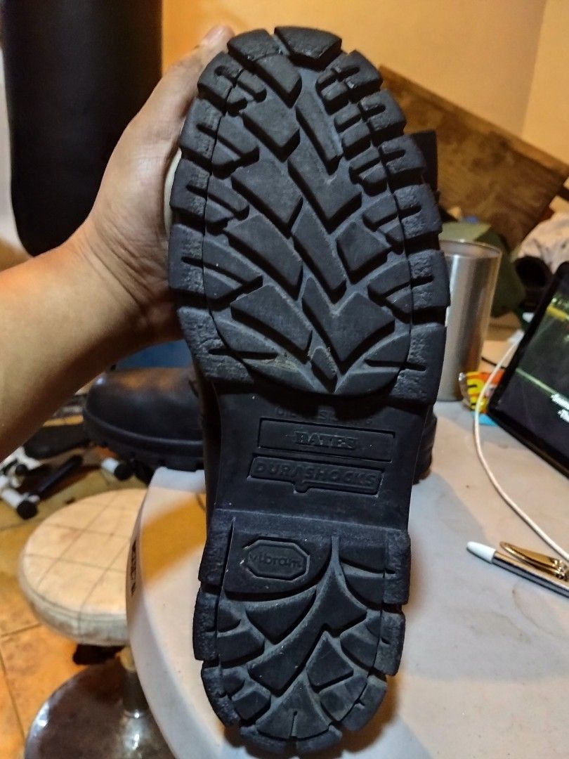Bates DuraShocks Vibram Sole Black Leather Combat Boots (Category: Boots) located in Pasig City. Submitted by superjun_ (Listing ID 1453542613, Image 3). Description: - Black leather combat boots - Lace-up closure - Durable Vibram sole for excellent grip - Bates brand with DuraShocks technology - Ideal for adventures and work - Feel free to ask questions size 9 men can fit 9.5 to 10 na slim ang paa .