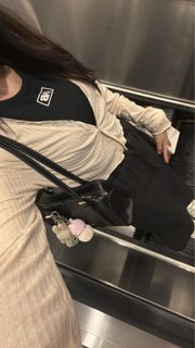 (Category: ) located in . Submitted by clearmywardrobiwe (Listing ID 1453525231, Image 1). Description: .