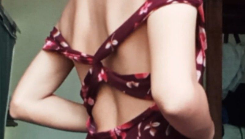 Off shoulder, Backless, Bloom Floral Top (Category: Others Tops) located in Cortes. Submitted by eb6a78eb9dc5239180880aa92c6c27 (Listing ID 1453553132, Image 3). Description: .