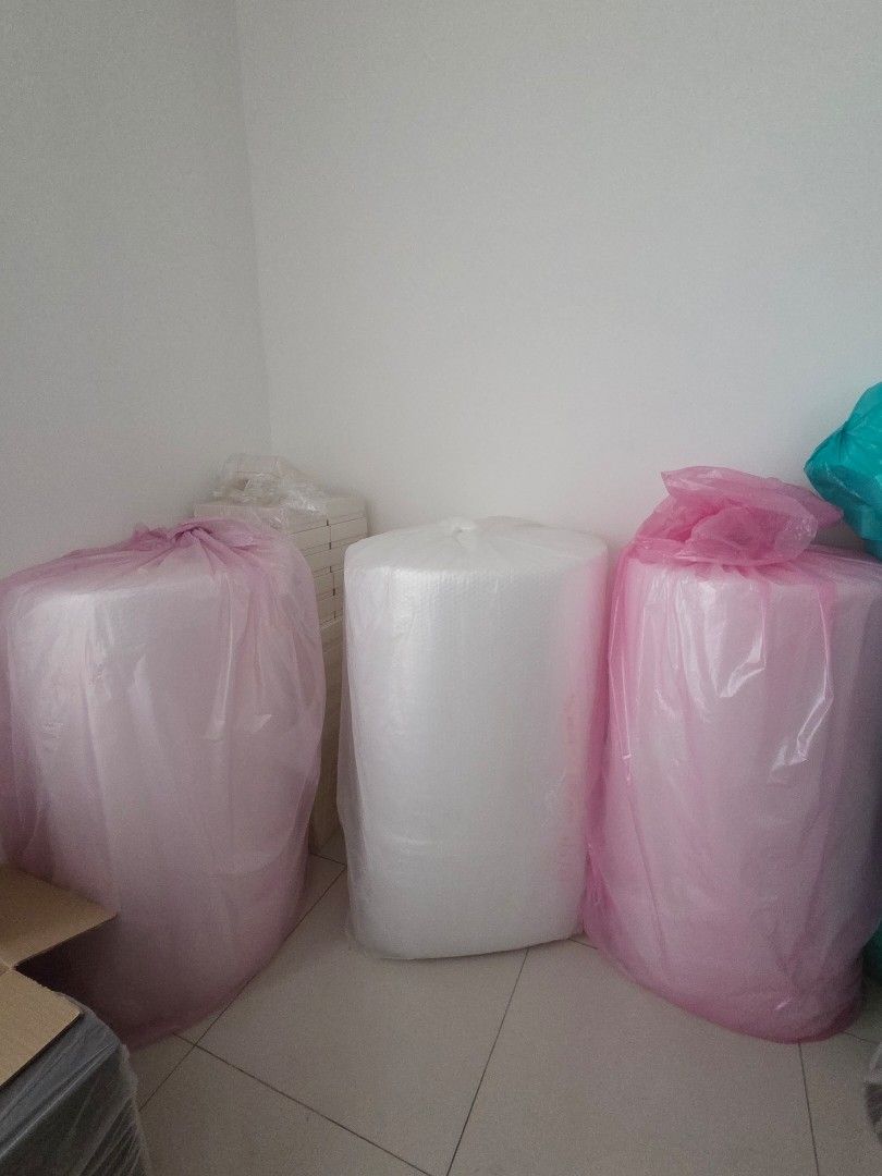 Double Layer Bubble Wrap For Packaging (Category: Craft Supplies & Tools) located in Kuala Lumpur. Submitted by suwernie (Listing ID 1453568985, Image 1). Description: Whole roll 65cm diameter 102cm height 100 meter.