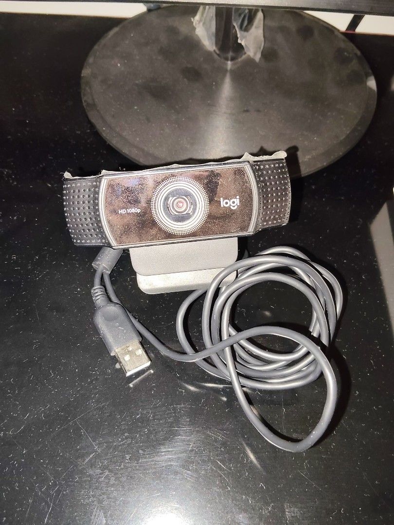 C180 Logitech HD 1080p Webcam (Category: Webcams) located in Manila. Submitted by emitakerus08386 (Listing ID 1453586837, Image 1). Description: - Logitech Webcam - Records in HD 1080p - Connects via USB - Ideal for video calls and streaming - Excellent working condition - Selling as it's no longer needed.