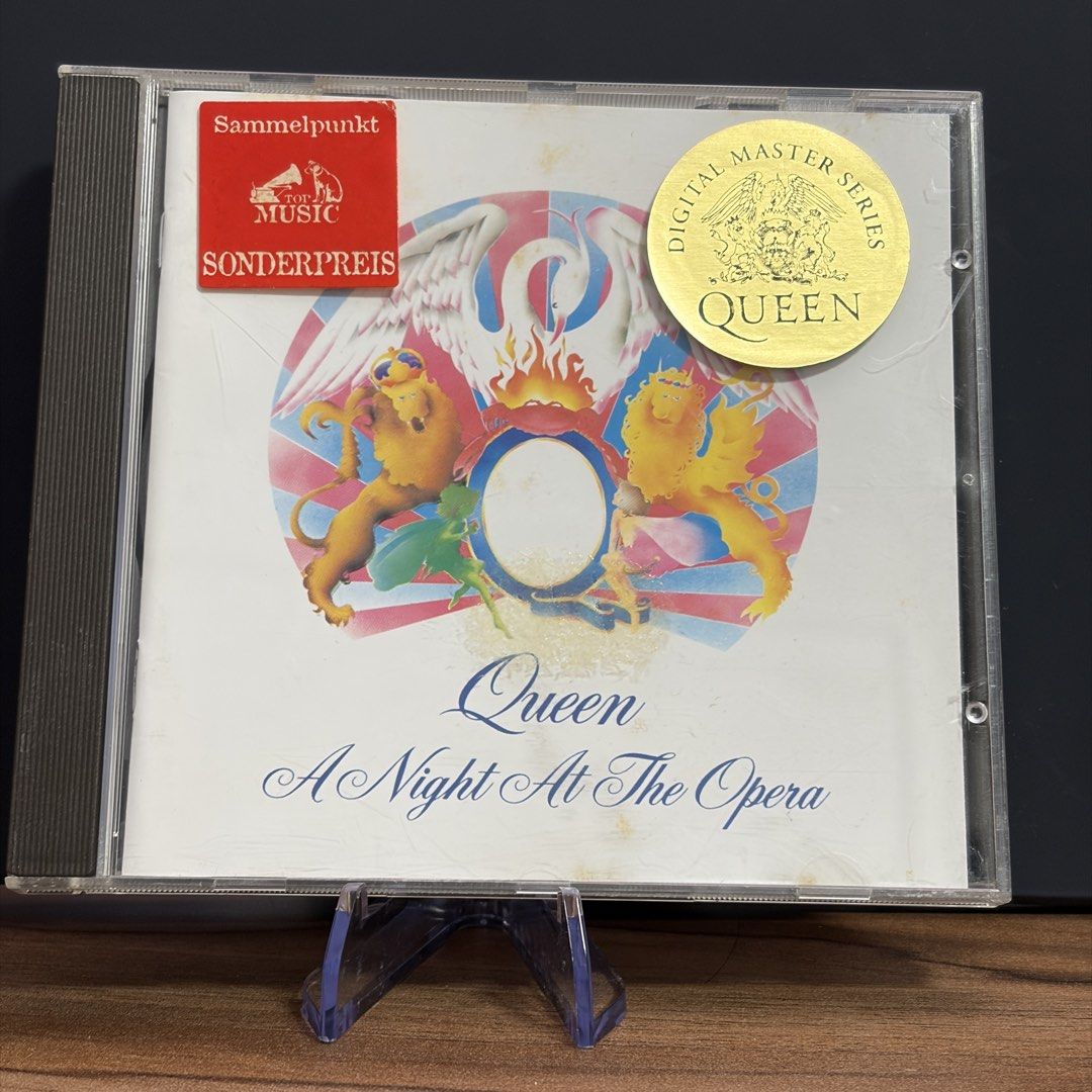 CD - Queen (Category: CDs & DVDs) located in Singapore. Submitted by joyfarm (Listing ID 1453578685, Image 1). Description: .