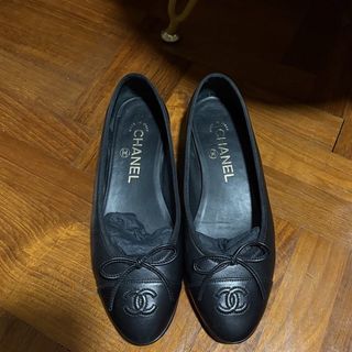 (Category: ) located in . Submitted by helptoclearmycloset (Listing ID 1453565095, Image 1). Description: .