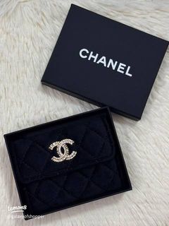 (Category: ) located in . Submitted by thepreicosmetics (Listing ID 1453506513, Image 1). Description: .