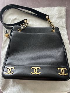 (Category: ) located in . Submitted by vintage_gifted_thrifted (Listing ID 1453590414, Image 1). Description: .