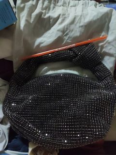 (Category: ) located in . Submitted by lailai08 (Listing ID 1453618572, Image 1). Description: .