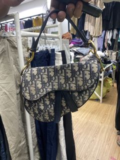 (Category: ) located in . Submitted by thriftyyali (Listing ID 1453551038, Image 1). Description: .