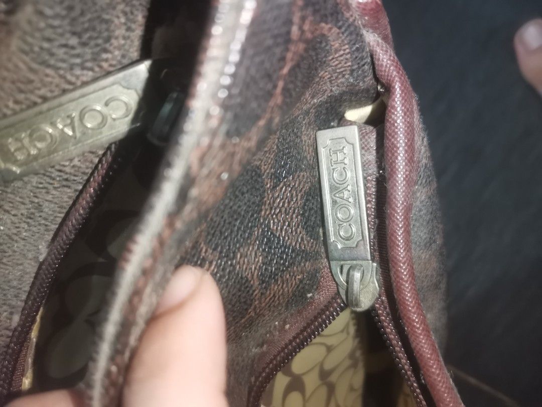 Coach sling bag (Category: Luxury Bags & Wallets) located in Manila. Submitted by mrpalkups666 (Listing ID 1453465385, Image 2). Description: .