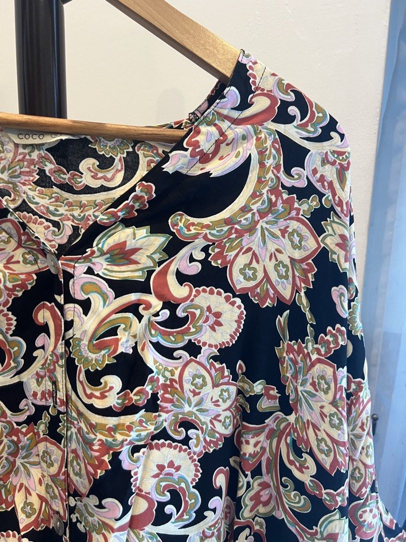 Coco (Category: Evening dresses & gowns) located in Singapore. Submitted by s2436 (Listing ID 1453546309, Image 5). Description: Fits xl Worn by a regular size 14. Very big cut and comfortable kaftan. .