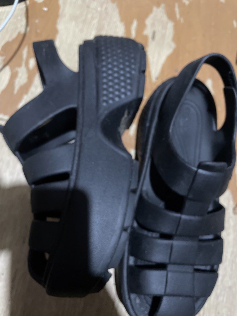 Crocs Stomp Fisherman Platform Sandals Black (Category: Flats & Sandals) located in San Juan City. Submitted by amarahhh (Listing ID 1453500976, Image 2). Description: - Black Crocs Stomp Fisherman platform sandals - Chunky, on-trend sole - Easy slip-on and off design - Ideal for festivals or everyday wear - Comfortable and durable construction.