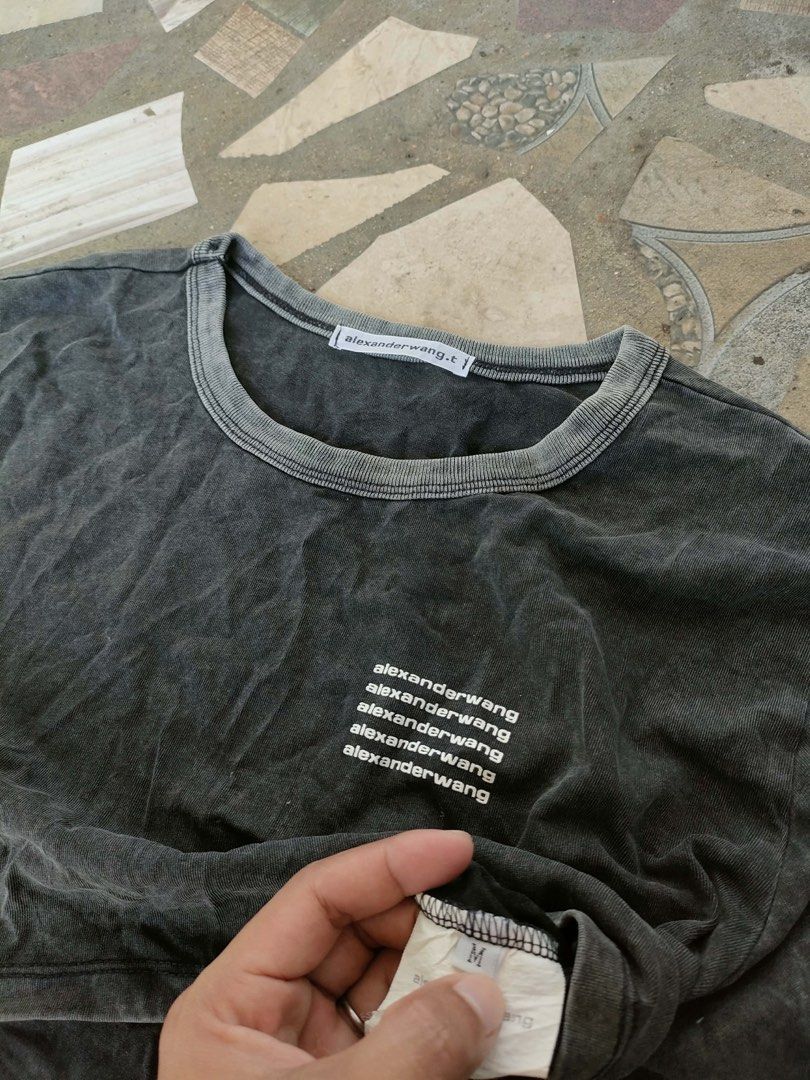 Crop top Alexander wang acid wash (Category: Others Tops) located in Calauag. Submitted by thirdfinds (Listing ID 1453480674, Image 2). Description: Alexanderwang crop tee Length 14.5 Width 21 Cr 10/10 No issue .
