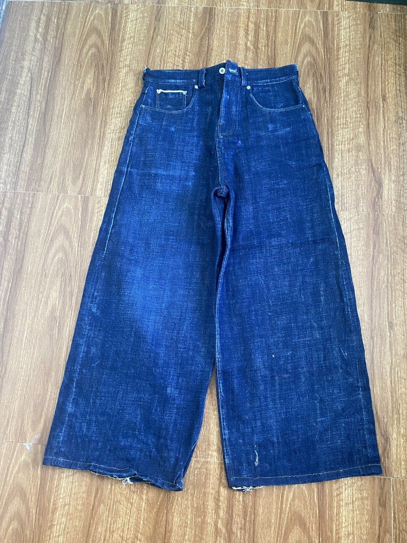 Custom made Japanese Selvedge denim (Category: Jeans) located in Quezon. Submitted by sevennn1 (Listing ID 1453484425, Image 1). Description: 32-34 15 42 13-13.5 BOUGHT THIS FOR 4.5 -also i made the fade manually -could alter what u want -authentic jap selvedge denim .