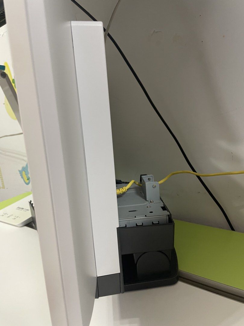 Desktop computer （分類：桌上電腦）位於 Hong Kong。 由 cookie2025 提交（商品編號 1453585747，圖片 3）。簡介： Model: FMVK04009. Product family: ESPRIMO K556/M. Display: 20-inch wide LCD, anti-glare, 1600×900。