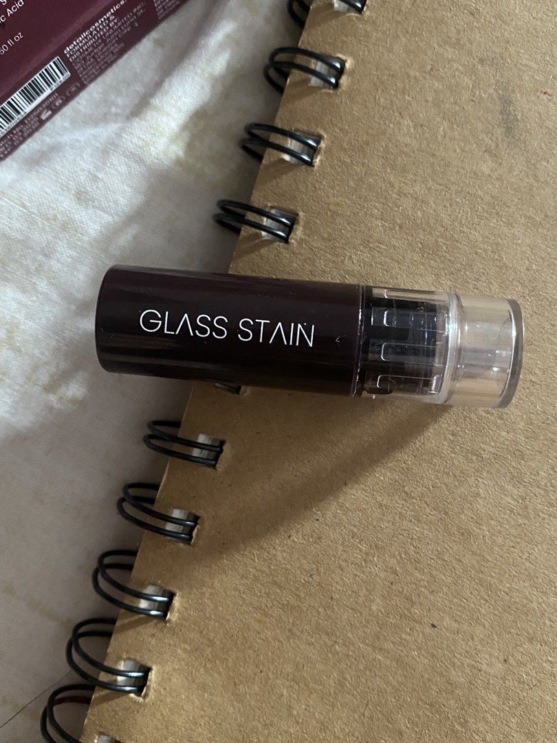 DETAIL Glass Stain - Sunburnt (Category: Makeup) located in Gapan. Submitted by sonikku (Listing ID 1453508121, Image 1). Description: - DETAIL Glass Stain in Sunburnt shade - Glossy lip tint - Warm, reddish-brown color - Buildable formula for natural to bold looks - Easy to apply and comfortable to wear.