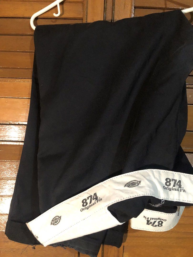 Dickies 874 Original Fit Black Work Pants (Category: Jeans) located in San Nicolas. Submitted by thriftopers (Listing ID 1453548151, Image 2). Description: W: 44 L: 42 Lhole: 9.5 - Dickies 874 Work Pants - Color: Black - Fit: Original - Condition: Pre-loved with signs of wear - Functionality: Still wearable.