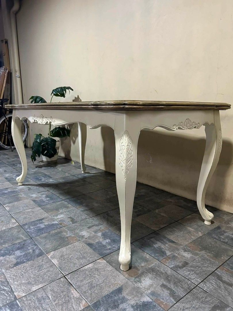 Dining Table (Category: Tables & Sets) located in Meycauayan. Submitted by marygracecasimiro (Listing ID 1453538885, Image 2). Description: Imported Victorian Marble Tap 6-8 Seater Dining Table from Korea P12,500 lang mga suki 67x33x30in Victorian Marble Tap with Design Solid Wood Base Super Ganda sa Personal Aesthetic No issue Good Condition♥️ Minor scratch Goods n goods From Korea #diningtable #marble #white #korea #highlightseveryone.