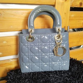 (Category: ) located in . Submitted by dione_closet503 (Listing ID 1453620952, Image 1). Description: .