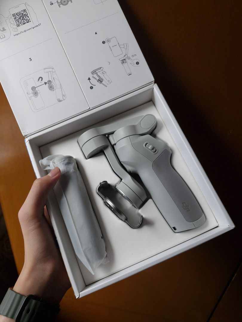 DJI Osmo Mobile SE Smartphone Gimbal Stabilizer (Category: Gimbals & Stabilizers ) located in Makati City. Submitted by precision_time_keepers (Listing ID 1453465945, Image 2). Description: DGI Osmo Mobile SE -Used Once Only -Brand New Condition DM For Inquiries GCASH Mode Of Payment (Shipping At Buyers Expense) Makati Location📍 .