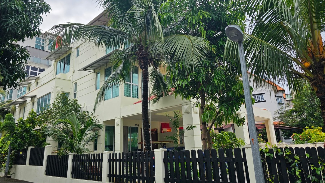 (Category: ) located in . Submitted by naraavm (Listing ID 1453487641, Image 1). Description: .