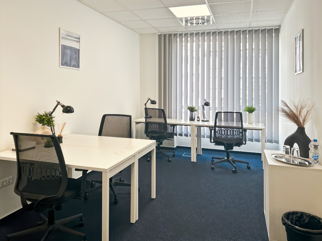 (Category: ) located in . Submitted by regus_official (Listing ID 1424875902, Image 1). Description: .