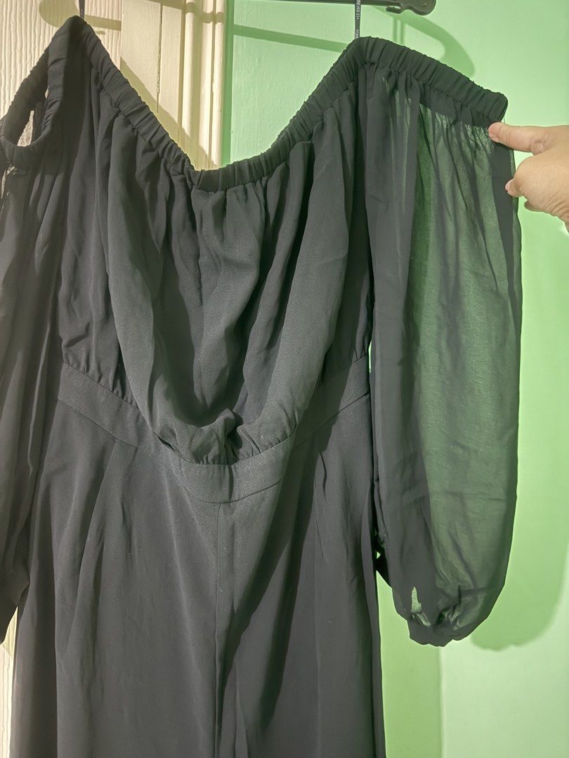 Forever 21 Black Off-Shoulder Chiffon Jumpsuit (Category: Jumpsuits) located in Manila. Submitted by ninnavanilla (Listing ID 1453585308, Image 3). Description: - Black off-shoulder jumpsuit - Brand: Forever 21+ - Material: Chiffon with flowy sleeves - Wide leg pants - Occasion: Perfect for night outs or special occasions - Style: Versatile, easy to dress up or down.