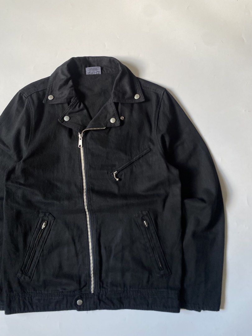 French Market Basic Biker Jacket(CDG Alt) (Category: Coats, Jackets and Outerwear) located in Baguio. Submitted by archival.store (Listing ID 1453606029, Image 2). Description: Size tagged:L Issue:none Width: 20.5 Length:27.3 Shoulder:16.5 Sleeve: 26.3 .