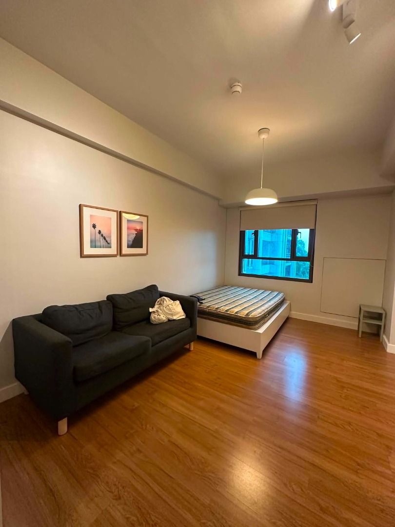 Furnished Studio at Arton West Tower (Category: Apartments & Condos) located in Manila. Submitted by cythecarebear (Listing ID 1453435371, Image 2). Description: Studio (27 sq.m. | West Tower) - P22,000 - no parking - low floor - semi-furnished: includes bed, dining set, bed, washer & dryer, refrigerator - facing South West (amenities) Unit 5J .
