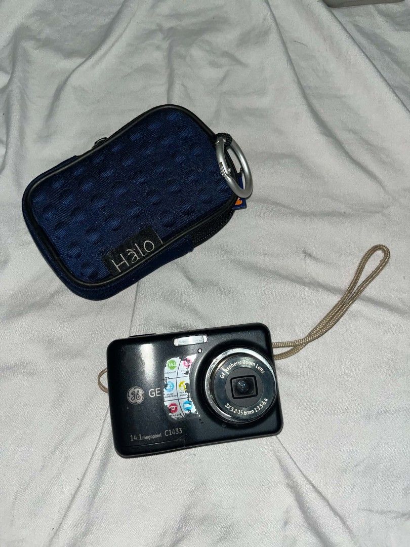 GE(General Electric Power Pro C1433 camera (Category: Cameras) located in Bulacan. Submitted by dohyu (Listing ID 1453557865, Image 3). Description: -Not functioning FOR PARTS ONLY -Battery compartments are slightly rusted - Retractable lenses are stuck. *The rest are genuine parts, never been opened..