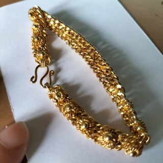 (Category: ) located in . Submitted by decluttering-all (Listing ID 1453550375, Image 1). Description: .