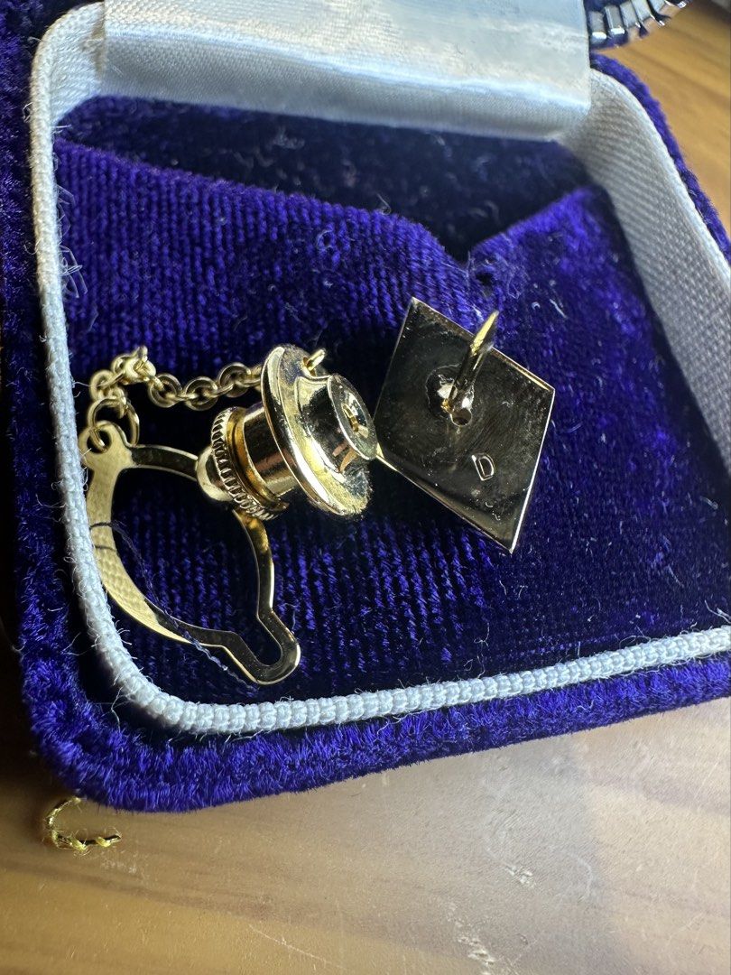 Gold Tone Tac Pin with Real Diamond (Category: Ties) located in Mandaluyong City. Submitted by chyckenwings (Listing ID 1453604883, Image 3). Description: Real Center Diamond With Letter D Markings sa likod SALE! As is where is. First to pay gets the item. No long reservations. Location is in Mandaluyong. Kindly note: Unless stated, items listed have not been tested and are sold as is where is. We source our products from a variety of auctions. W