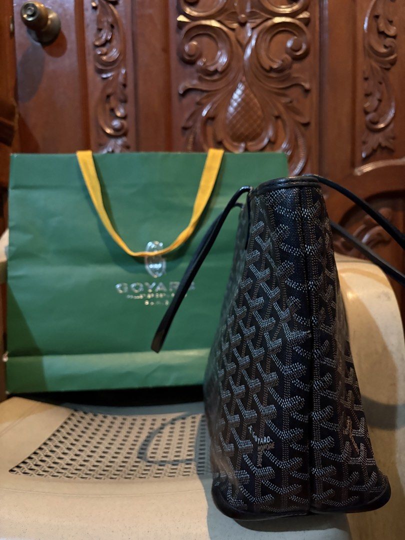 Goyard Artois Bag (Category: Luxury Bags & Wallets) located in Quezon City. Submitted by ellemss (Listing ID 1453596065, Image 3). Description: - RFS: need funds - Good condition - Comes with entrupy and paper bag, but generic dust bag.
