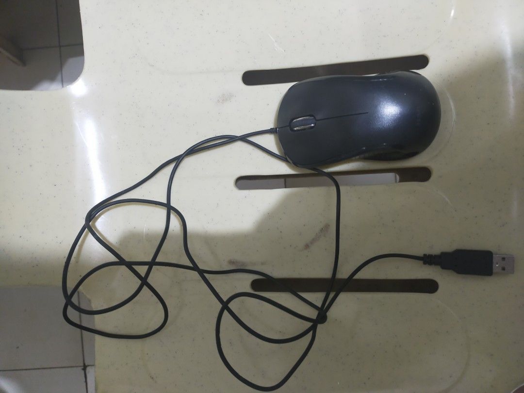 HAILAN Wired USB Mouse | USB | Scroll Wheel Issue (Category: Mouse & Mousepads) located in Manila. Submitted by warmshark.1ae1ea (Listing ID 1453601855, Image 1). Description: HAILAN Wired USB Mouse Condition: ✅ Left click working ✅ Right click working ✅ Cursor tracking working ❌ Scroll wheel has issues Still usable for everyday use if you don't rely on the scroll wheel. Please refer to photos. RFS: Decluttering. Meetup: Paco manila Delivery avai