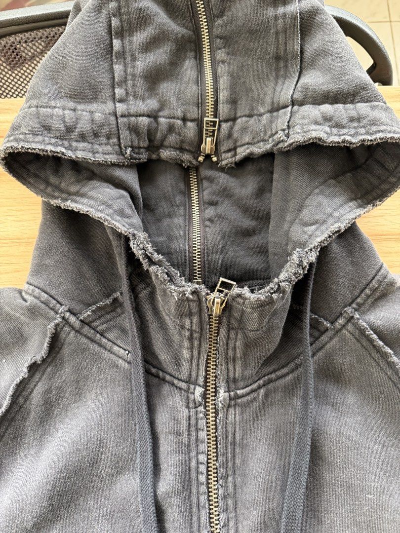 HARE Japan Zip-Up Distressed Hoodie (Category: Hoodies) located in Manila. Submitted by lostfromsanity (Listing ID 1453484074, Image 2). Description: HARE Japan exclusive brand Retails for 24,000 Yen / 9,400 php Negotiable Unused No issues Dm for more info Size S on tag but quite big Boxy bomber typa fit 24x27.