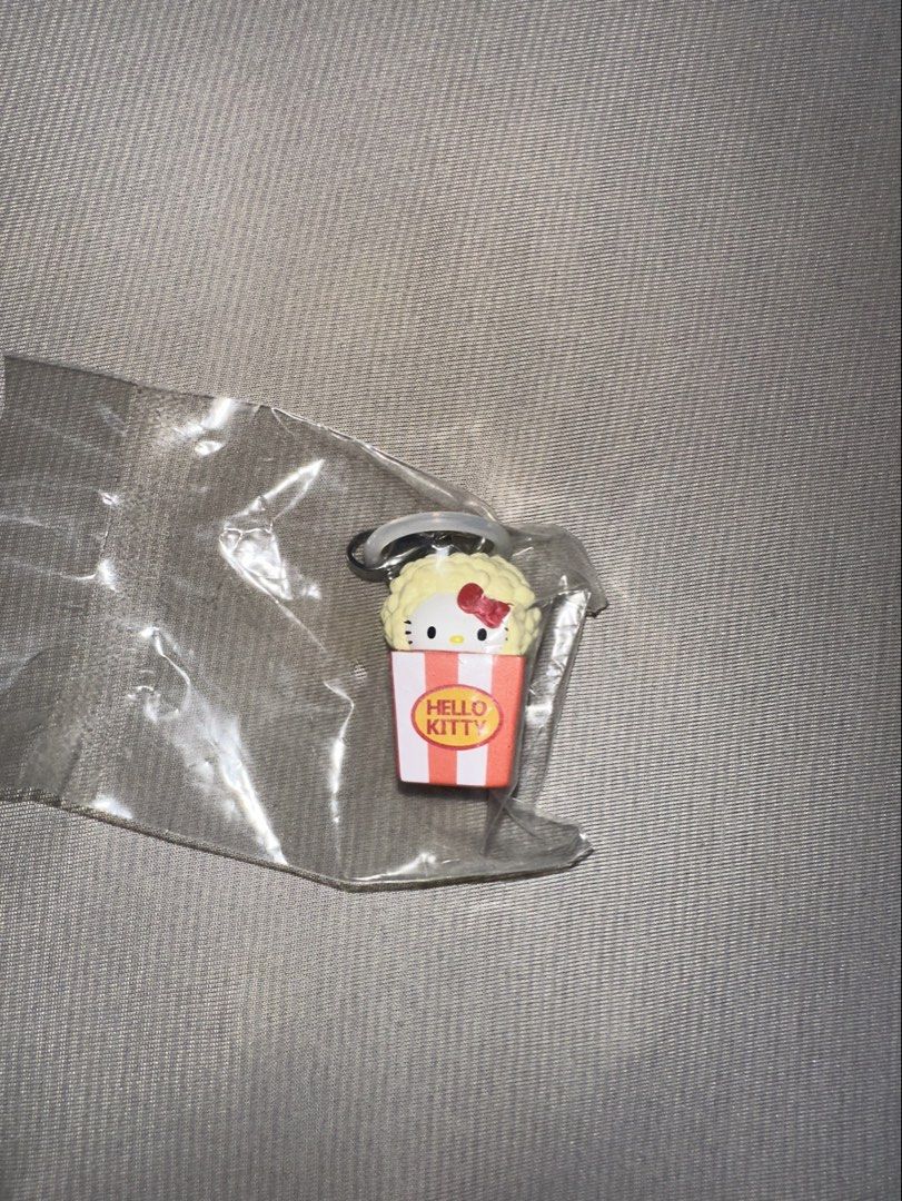 Hello Kitty American Design Popcorn Charm Gachapon (Category: Character Goods) located in Muntinlupa City. Submitted by biwkin (Listing ID 1453620650, Image 1). Description: Can trade to milk loc: Muntinlupa mop: gcash Mod: gogoexpress/j&t only .