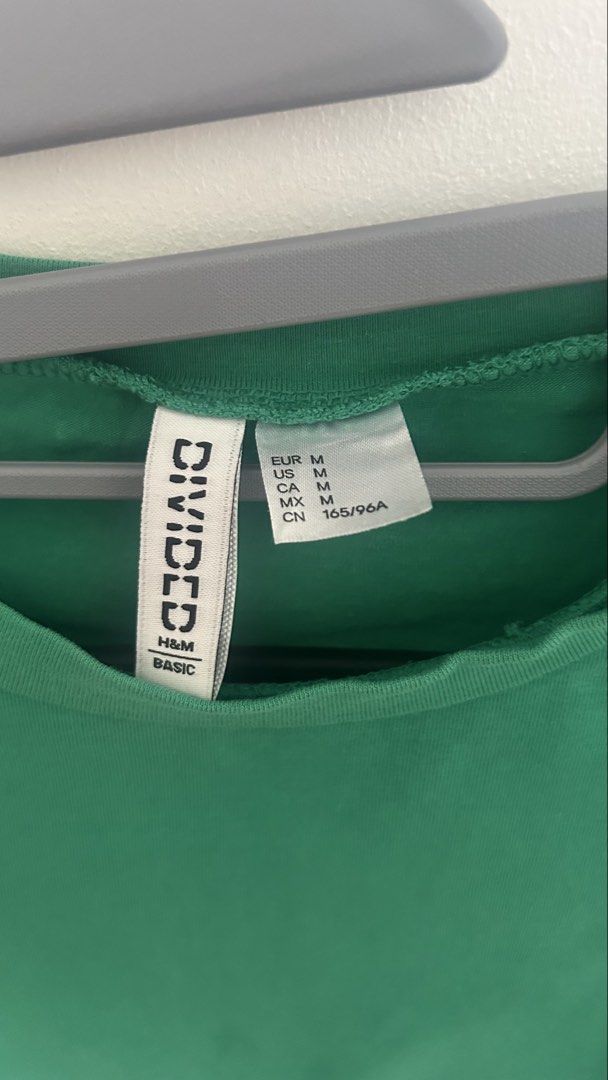 h&m divided green top (Category: Shirts) located in San Fernando. Submitted by artofdeclut (Listing ID 1453489223, Image 2). Description: for inquiries, feel free to send in message : ) mode of payment via Maya/GoTYME/ GCash mode of delivery via JNT.