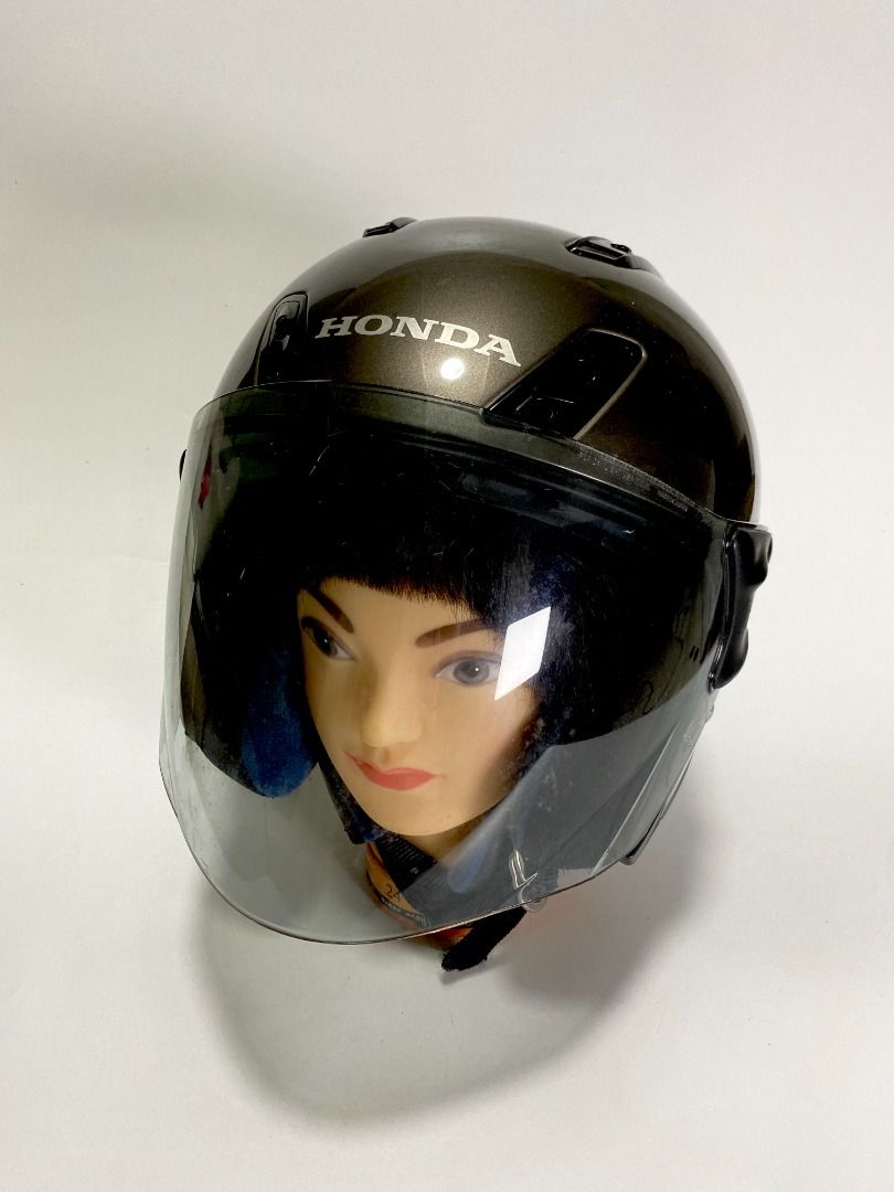 Honda Rheos Grey Motorcycle Helmet (Category: Helmets and other Riding Gears) located in Bacoor. Submitted by banananana12 (Listing ID 1453473069, Image 1). Description: Honda Rheos Grey Helmet Made in Japan Size Medium 57-58cm With few scratches .