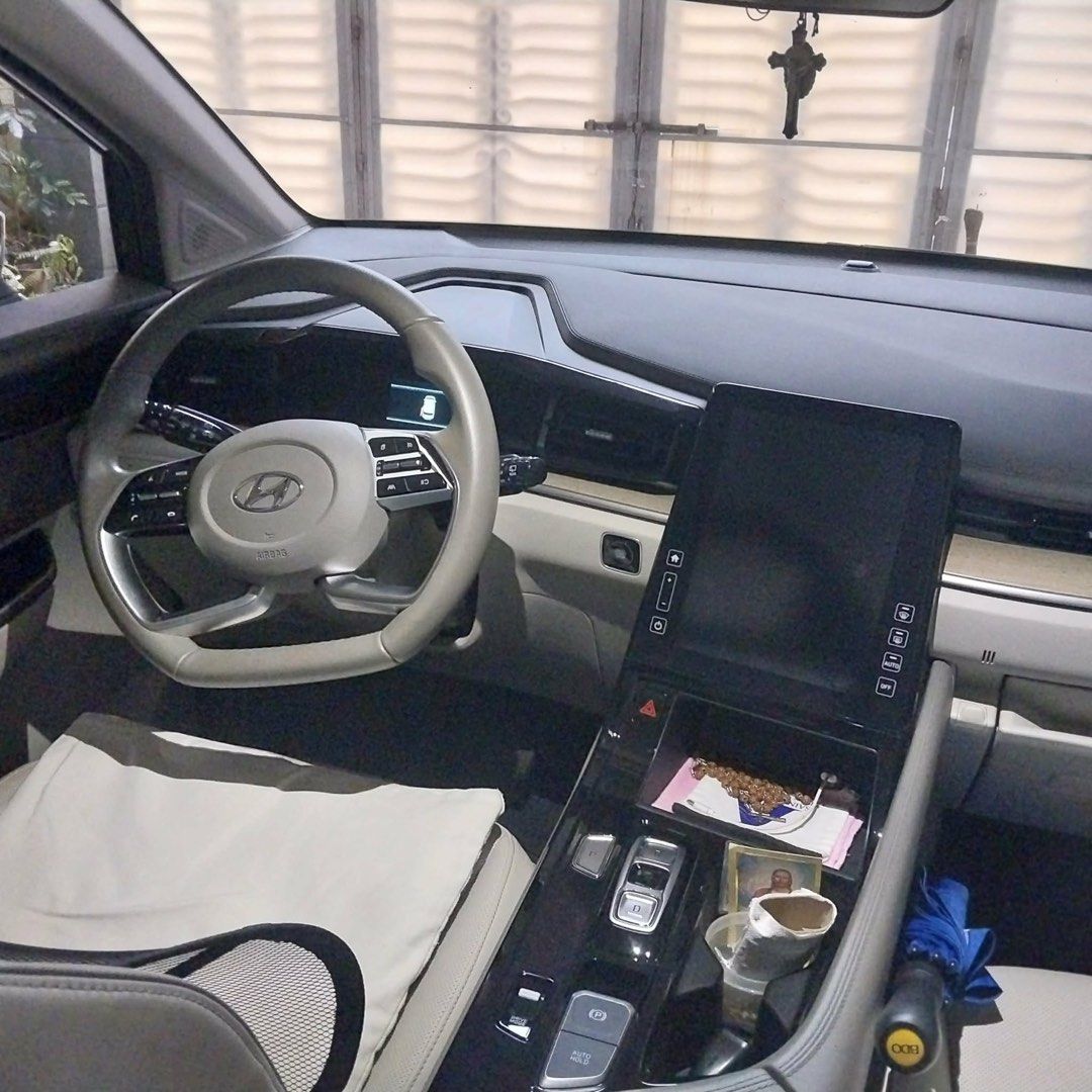 Hyundai Hyundai Premium Custin Auto (Category: Used Cars) located in Mandaluyong City. Submitted by carr22 (Listing ID 1453525780, Image 3). Description: 2024 premium custin 4.8k miles military gray color captain seats.