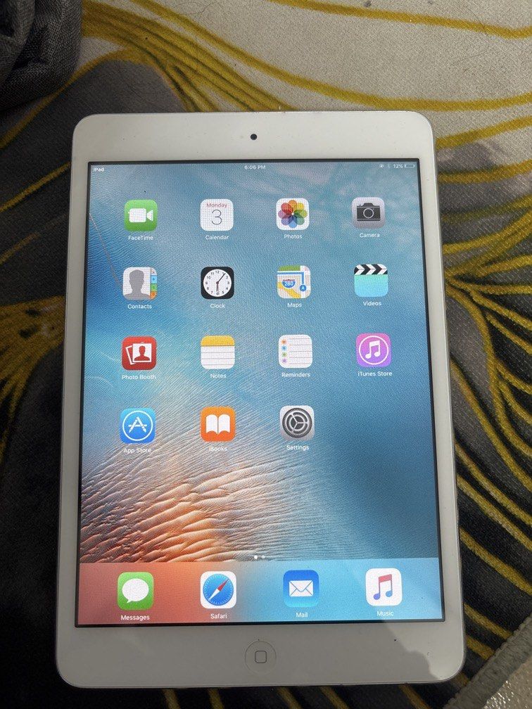 ipad mini 1 (Category: Desktops) located in Kuala Lumpur. Submitted by mikamuriyo (Listing ID 1453531874, Image 1). Description: ✅ Kondisi masih elok & berfungsi dengan baik. ✅ iOS 9.3.5 ✅ Storage 16GB ✅ Sesuai untuk YouTube (versi lama), baca e-book, tengok movie, dan kegunaan asas. ✅ Screen & button berfungsi..