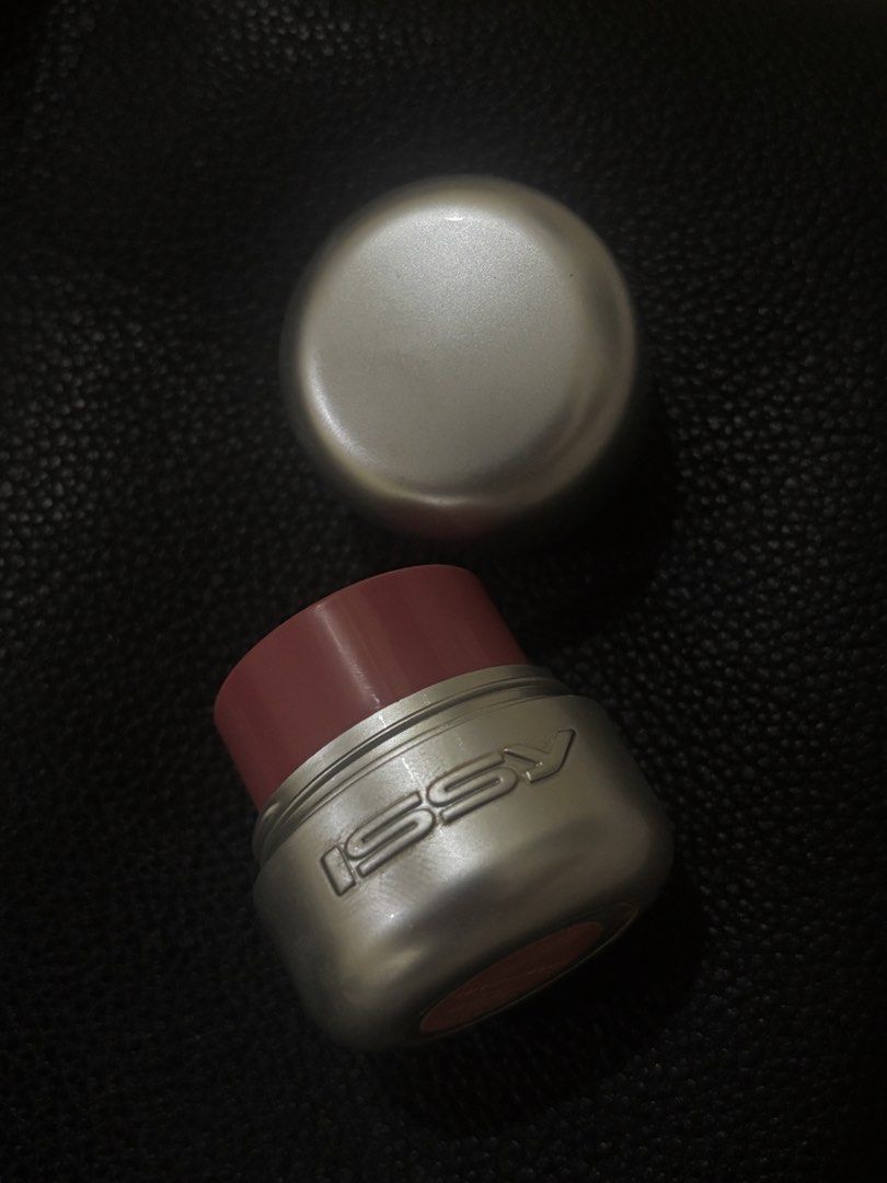 Issy & Co Pocket Blush (Category: Makeup) located in Pasay City. Submitted by liaa.ya (Listing ID 1453545044, Image 1). Description: .