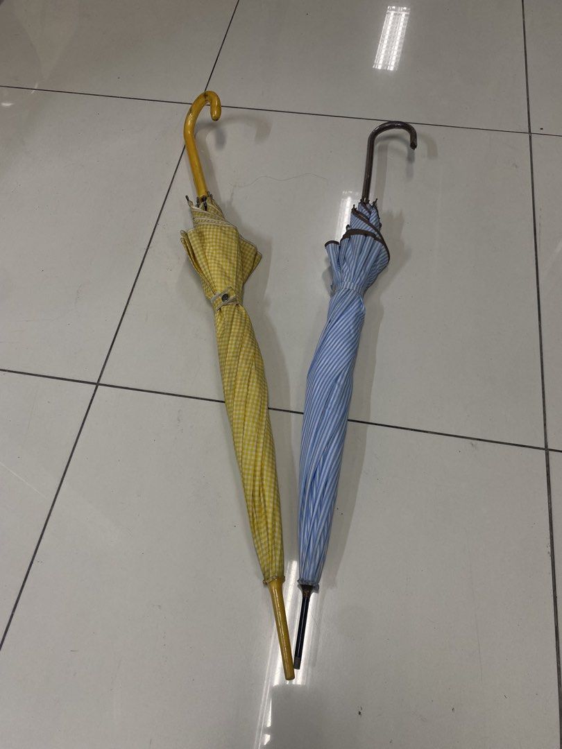Japan manual umbrella (Category: Umbrellas) located in Caloocan City. Submitted by mzmarsz (Listing ID 1453596512, Image 1). Description: As is item.
