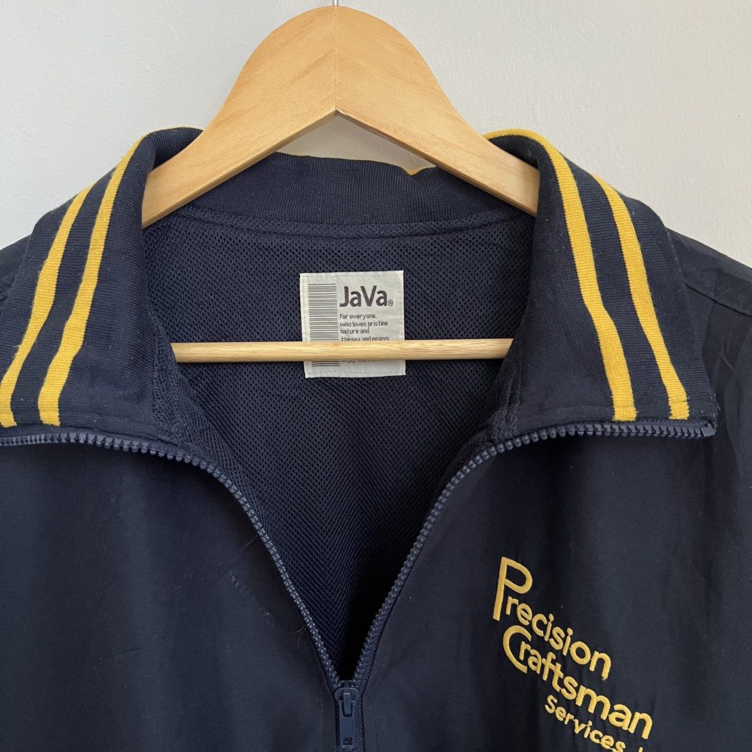 Java half zipper jacket oversize (Category: Coats, Jackets and Outerwear) located in Kota Bharu. Submitted by take-on (Listing ID 1453474788, Image 2). Description: For sale Java half zipper jacket oversize Condition good xde koyak faded stain Size L p25xL27 inches 100% ori More info 0179859613.