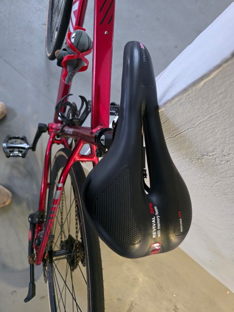 java rb small (Category: Bicycles) located in Singapore. Submitted by ramkid (Listing ID 1453542692, Image 3). Description: 3x9spd free accessories. 1helmet bottlecage cp holdr stand light rechargable bag andbell pickup undermy blk.286a tohguan.