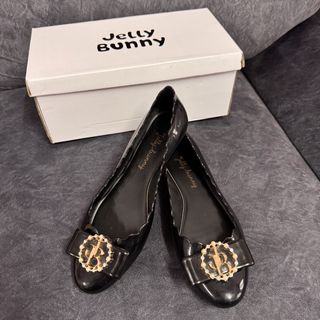 (Category: ) located in . Submitted by shopaholicwardrobe_ (Listing ID 1453556721, Image 1). Description: .