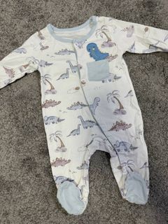 (Category: ) located in . Submitted by busyraboutique (Listing ID 1453564807, Image 1). Description: .