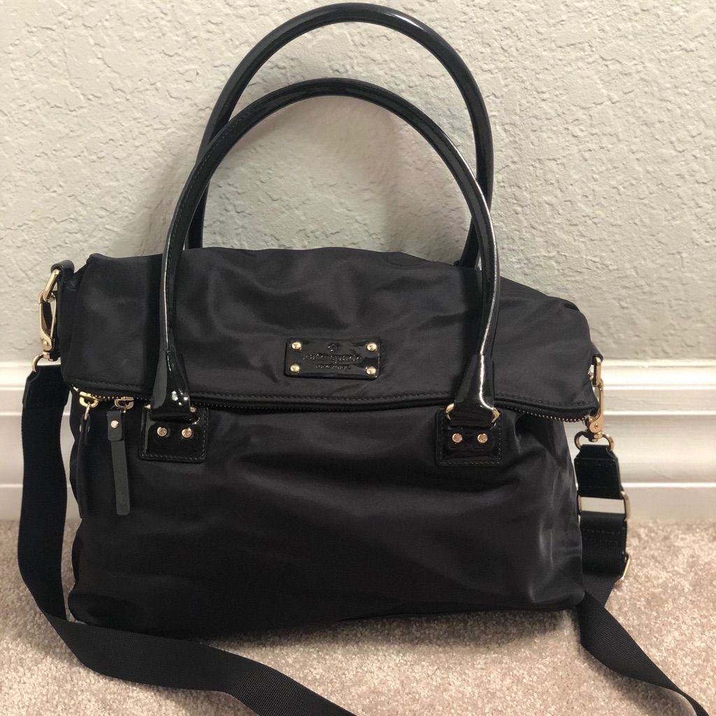 Kate Spade Black Nylon Multi Pocket Shoulder Bag (Category: Luxury Bags & Wallets) located in Manila. Submitted by shopmik4scloset (Listing ID 1453575221, Image 1). Description: Hi 👋🏽 Yes, it’s available :) No issues & Authentic Comes with the care card Sorry, this is my last price ˙𐃷˙ 🚚: Lalamove or J&T 💵: Gcash or Bank Transfer 📍: Sampaloc Manila No meet ups ˙𐃷˙ No COD ˙𐃷˙ No free sf ˙𐃷˙.