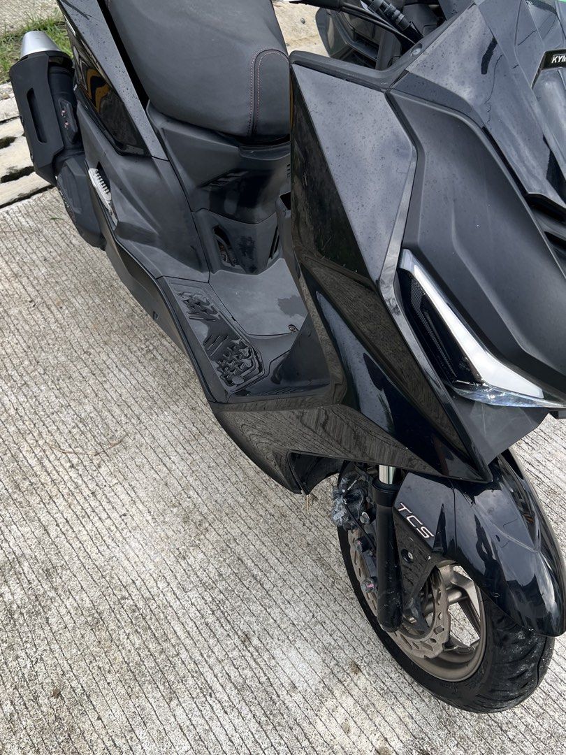 Kymco Scooter KRV 180 2022 (Category: Motorbikes for Sale) located in Pasig City. Submitted by lambdauser (Listing ID 1453618012, Image 1). Description: Black Kymco with TCS. Complete Papers. First owner. Slight scratches. Normal wear and tear. Parts replaced at kymco service center: ECU replaced 2yrs ago Fuel pump replaced 3yrs ago Will give more details after 1st meetup in person. Negotiable price for serious buyers. RFS: Hindi na masyado nagag