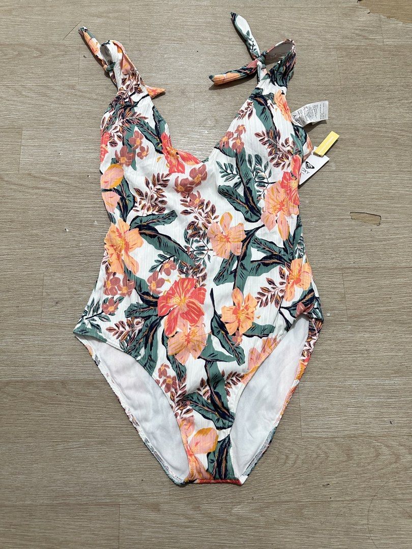 (L) ROXY One Piece Swimsuit / Swimwear (Category: Bikinis & Swimsuits) located in Cainta. Submitted by sunnyfloshop (Listing ID 1453610520, Image 2). Description: Brandnew 🍃Large 🍃Padded 🍃Textured fabric 🍃Lined.