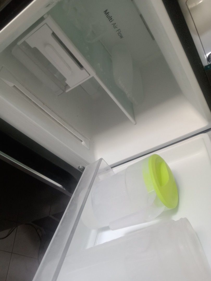 LG Refrigerator with Smart Inverter Compressor (Category: Refrigerators and Freezers) located in Manila. Submitted by akira1818 (Listing ID 1453482910, Image 3). Description: RUSHHHHHH - Black LG Refrigerator - Smart Inverter Compressor with 10-year warranty - Multi Air Flow system for even cooling - Convenient pull-out tray - Dedicated Fresh Zone for produce - Works well, tested and functional - Some items inside are included as a bonus!.