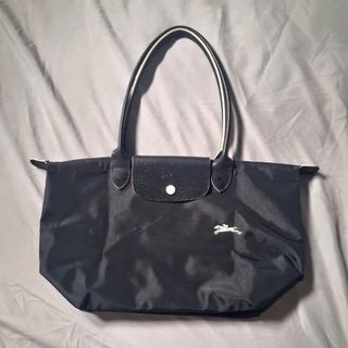 (Category: ) located in . Submitted by sell.buy.acc (Listing ID 1453517845, Image 1). Description: .